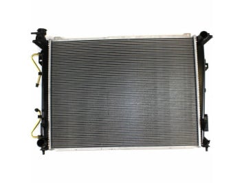 Su radiatoru HYUNDAI 253103K190